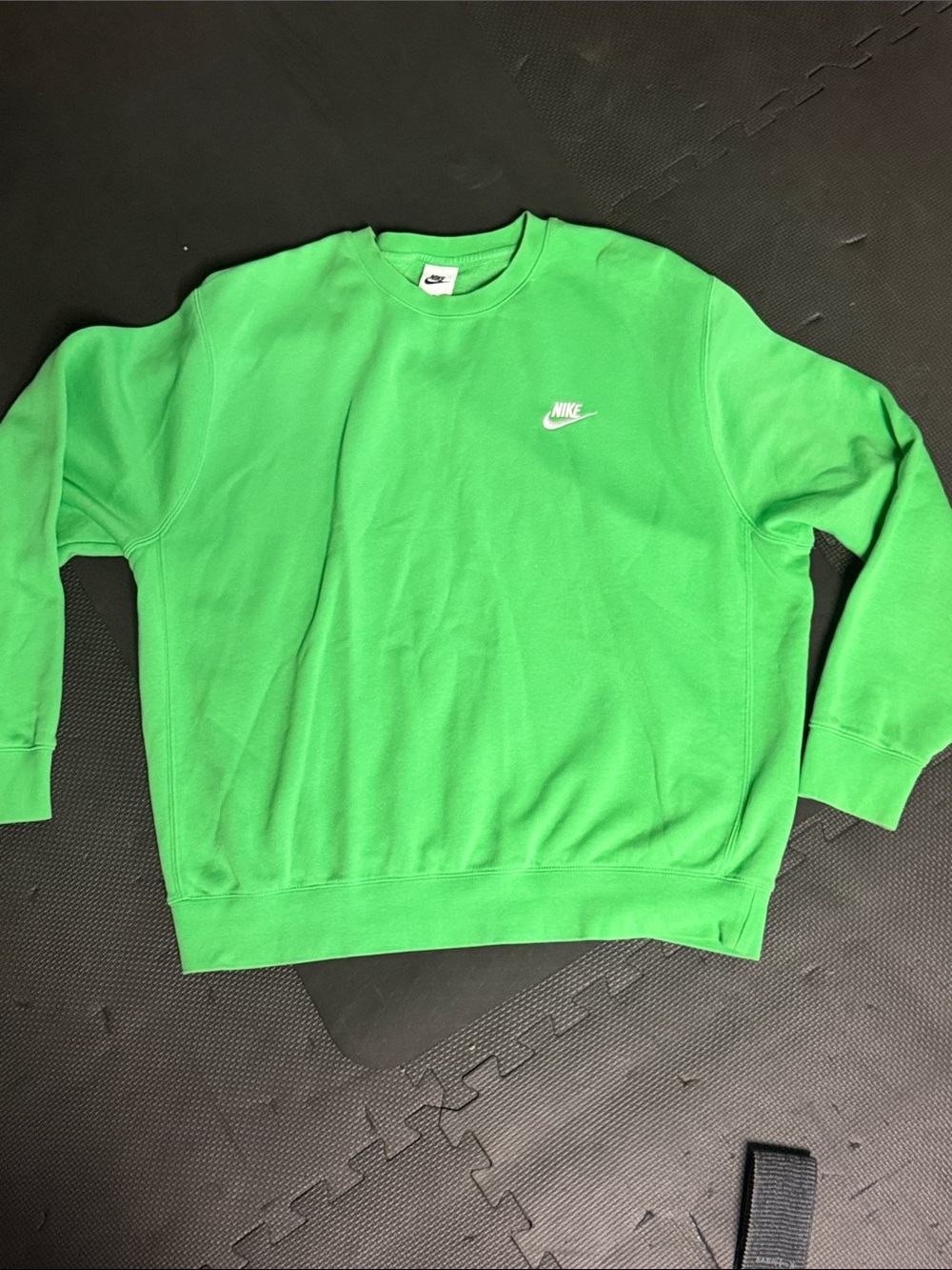 Nike Men’s Green Crewneck Sweatshirt (size XL)